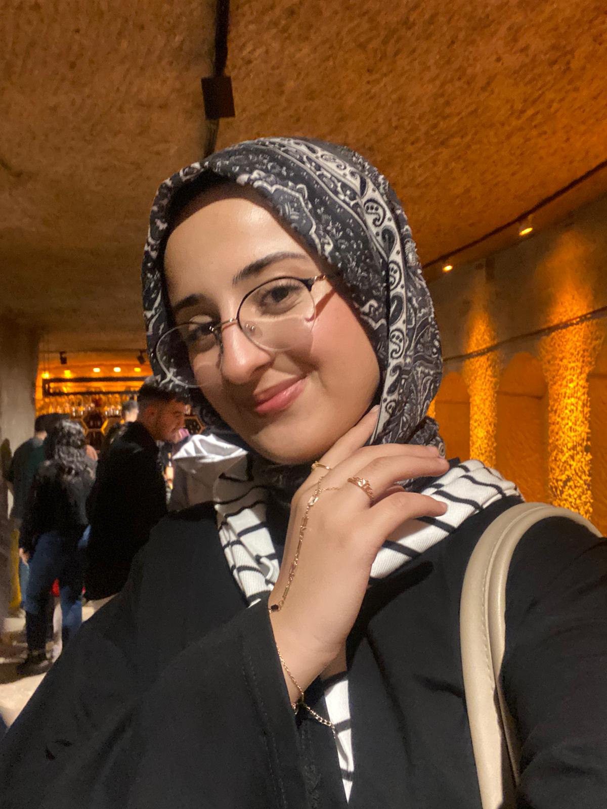 Sümeyye - Deniz Kenarında