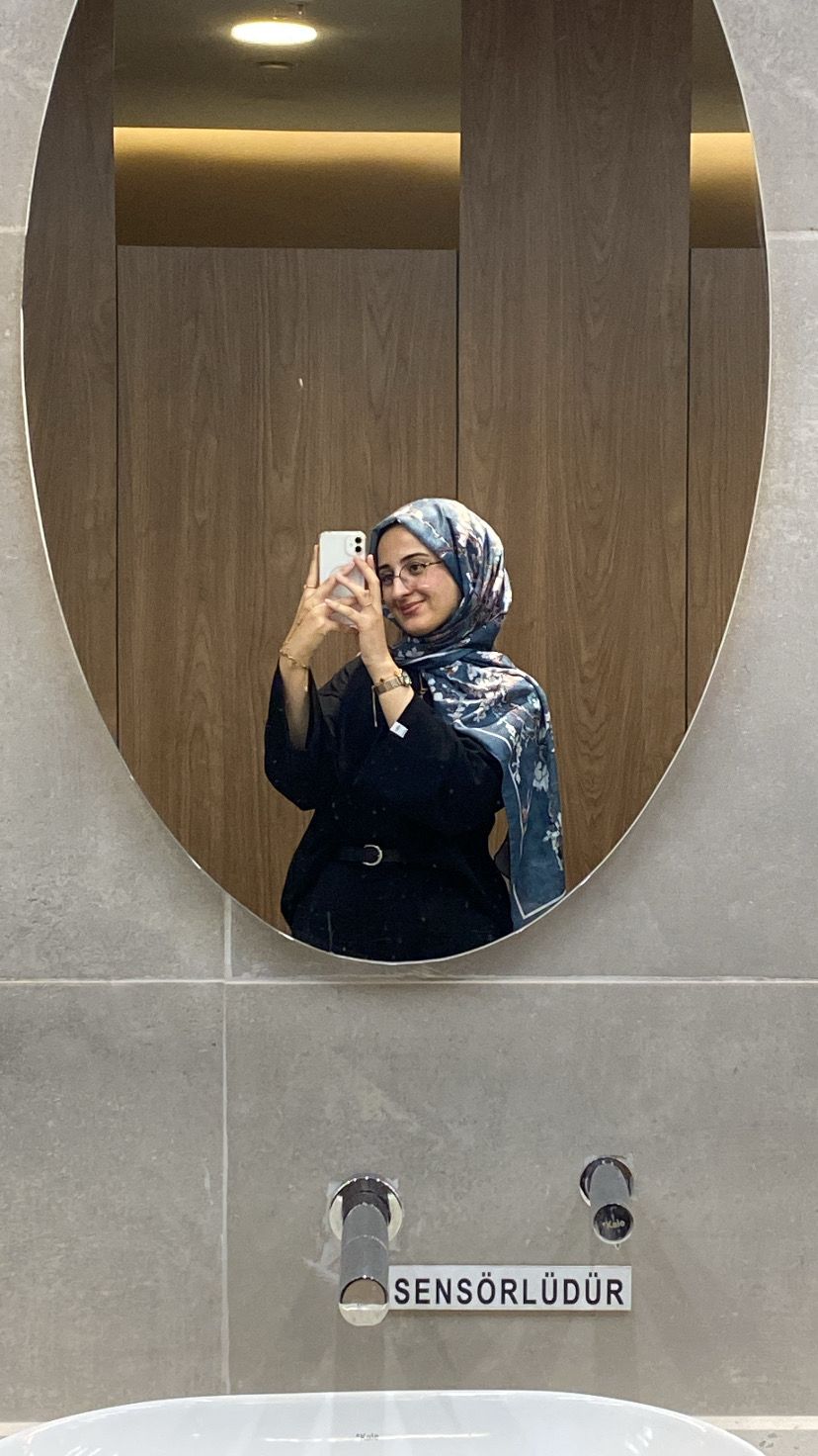 Sümeyye - Ayna Selfie