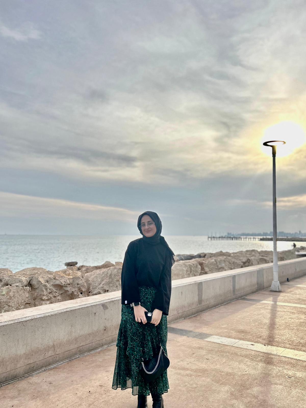 Sümeyye - Deniz Kenarında